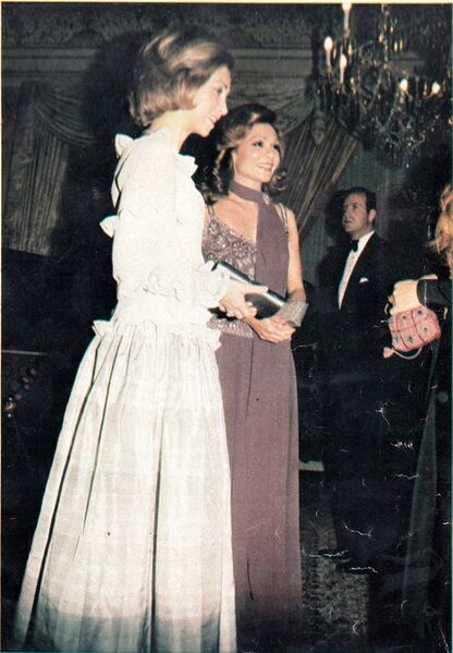پرونده:ShahbanouPrincessSofiaNiavaranPalace31Farvardin1354g.jpg
