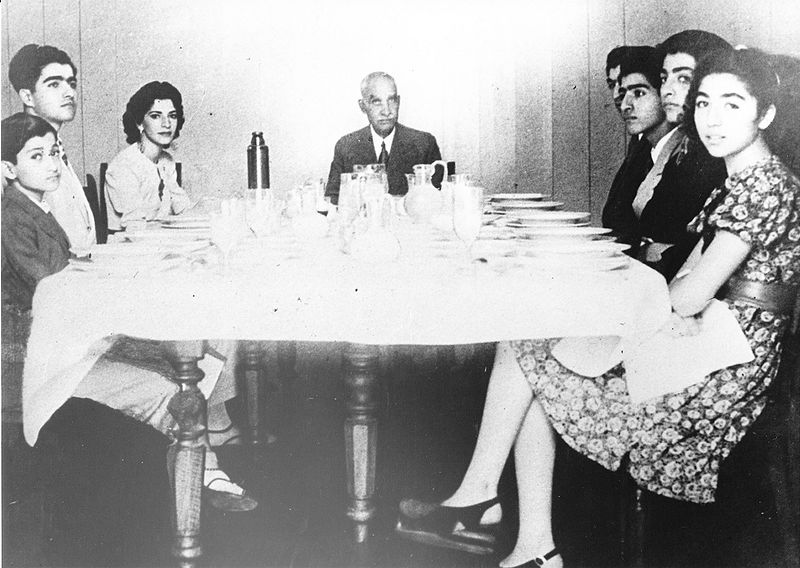 پرونده:RezaShahExile9.jpg