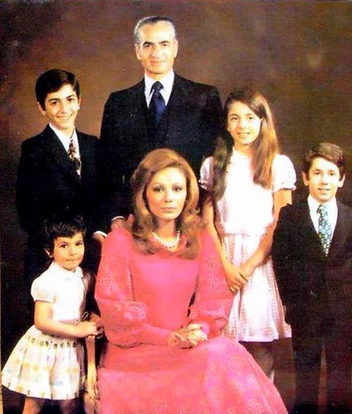 پرونده:ShahanshahRoyalFamily208.jpg