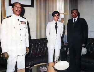 ValiahdRezaPahlaviEgyptPresidentSadat1354d.jpg
