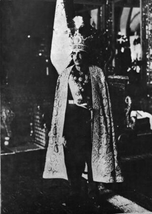 RezaShahBozorgCoronation12.jpg