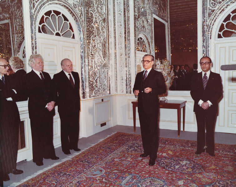 پرونده:ShahanshahPahlaviLibraryAwards Day 1.jpg