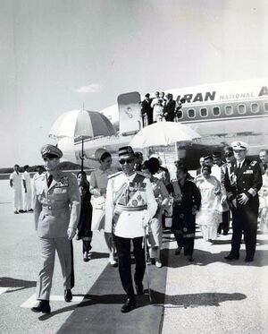 ShahanshahAryamehrKingMalaysiaArrival27Dey1346a.jpg