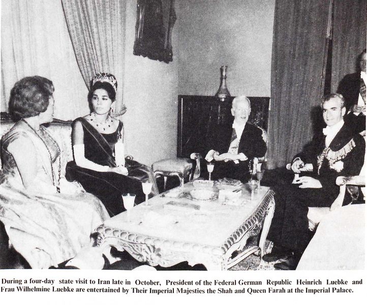پرونده:ShahanshahPersidentLuebkeTehran1342.jpg
