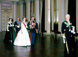 ShahanshahShahbanouNorwayKingOlafReception18May1961.jpg