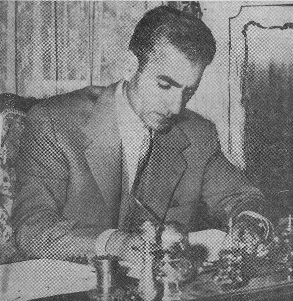 پرونده:ShahanshahBonyadPahlavi1340a.jpg