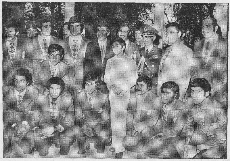 پرونده:ValiahdRezaPahlaviNationalFootballTeam1353b.jpg
