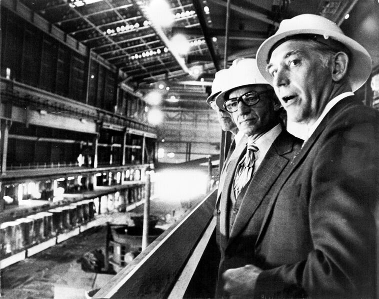 پرونده:ShahanshahAryamehrPortKemblaSteelWorks NSW1353k.jpg