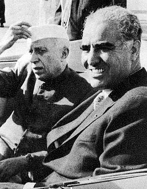 Dr Eghbal va Nehroo.jpg