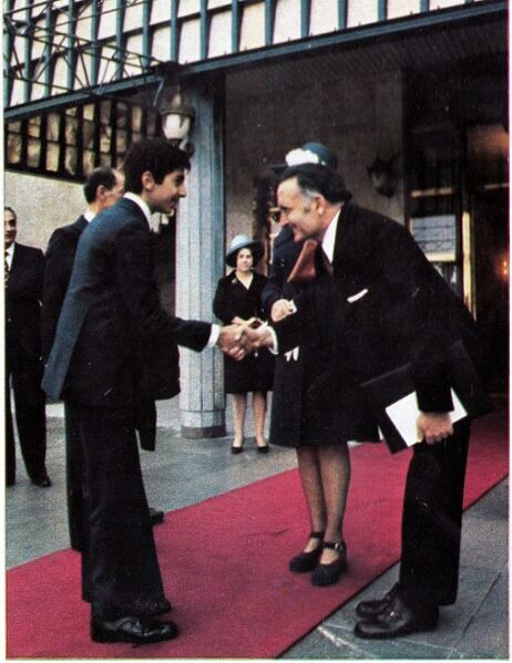 پرونده:ValiahdRezaPahlaviAmbassadorSpain31Ordibehesht1354.jpg