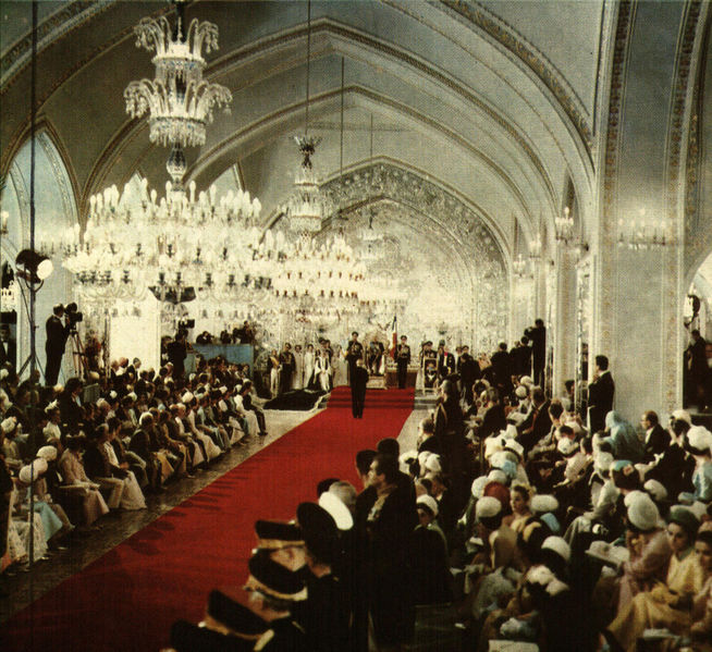 پرونده:CoronationMohammadRezaShahPahlavi7.jpg