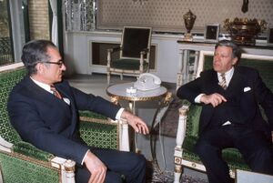 ShanshahAryamehrSchmidtGermanChancellorTehran12Aban1354a.jpg