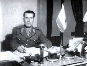 Razmara in office v2.jpg