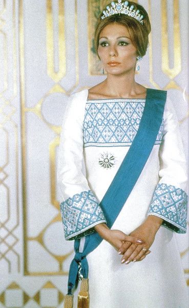 پرونده:Empress Farah.jpg